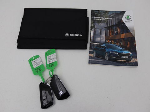 Škoda Octavia 1.0 e-TSI Business Edition | Trekhaak | Stoelverwarming | Carplay | Keyless | Navigatie | Full LED | Parkeerhulp | Climate control