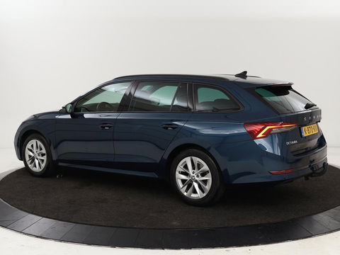 Škoda Octavia 1.0 e-TSI Business Edition | Trekhaak | Stoelverwarming | Carplay | Keyless | Navigatie | Full LED | Parkeerhulp | Climate control
