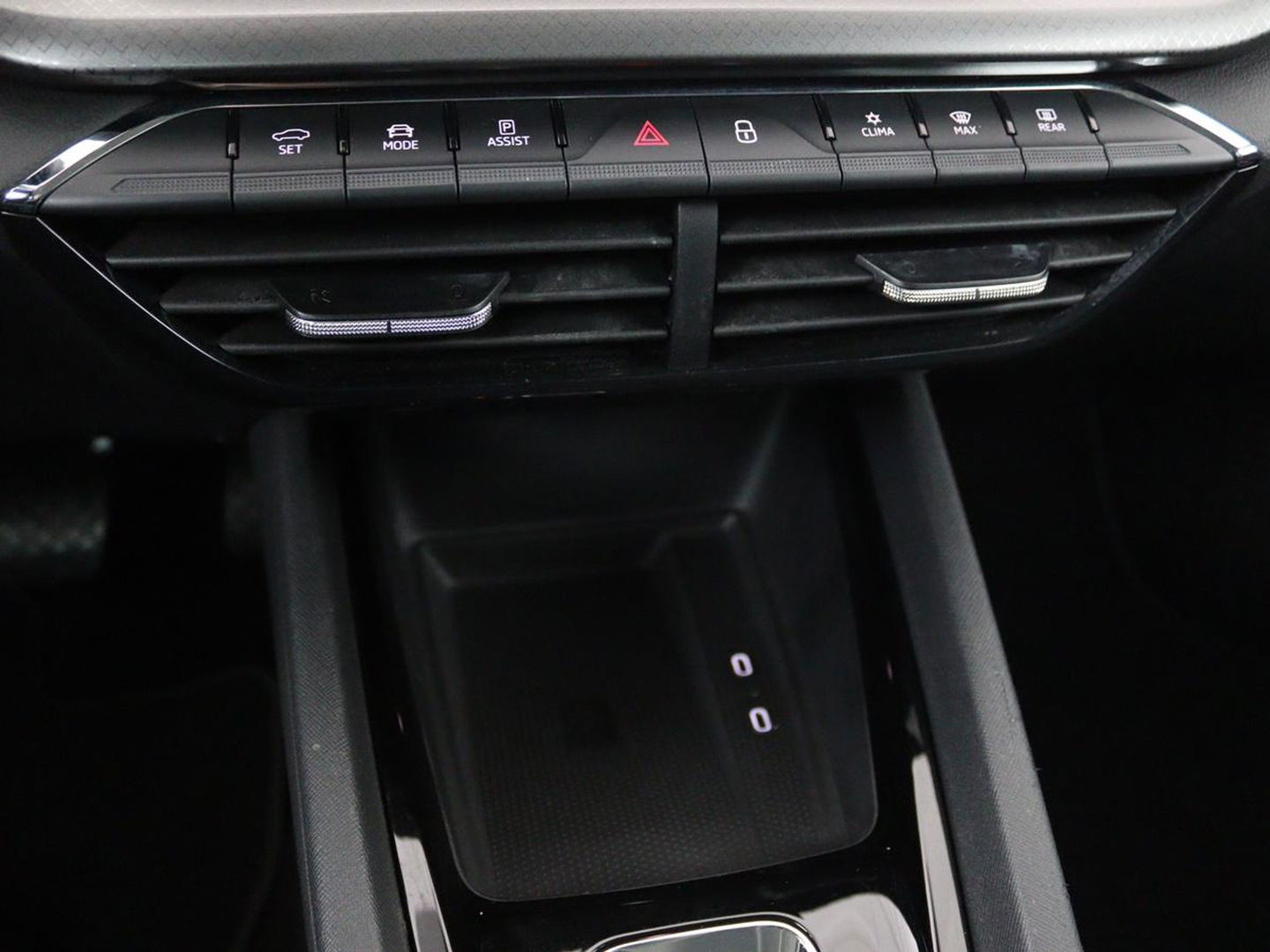 Škoda Octavia 1.0 e-TSI Business Edition | Trekhaak | Stoelverwarming | Carplay | Keyless | Navigatie | Full LED | Parkeerhulp | Climate control