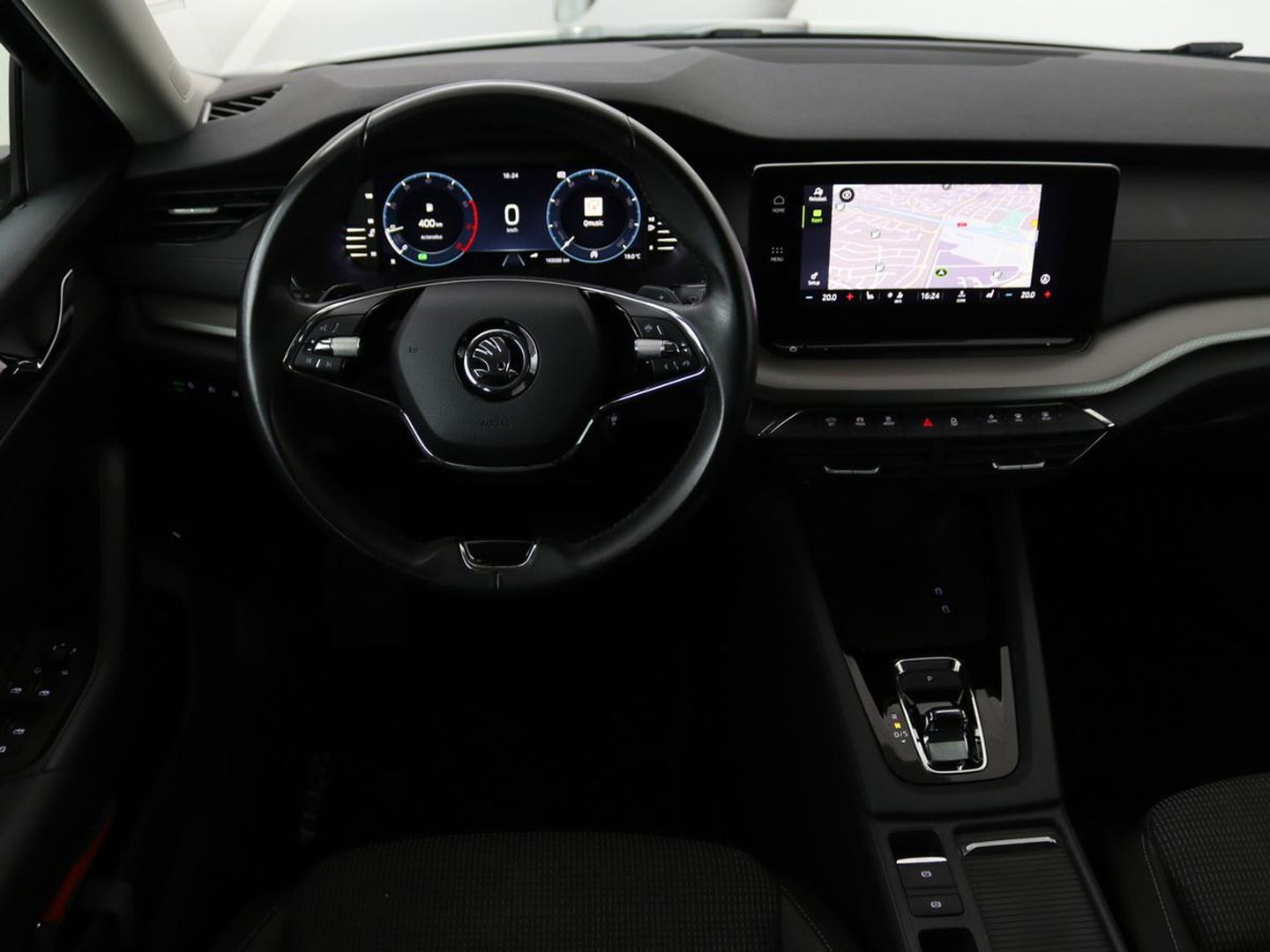 Škoda Octavia 1.0 e-TSI Business Edition | Trekhaak | Stoelverwarming | Carplay | Keyless | Navigatie | Full LED | Parkeerhulp | Climate control