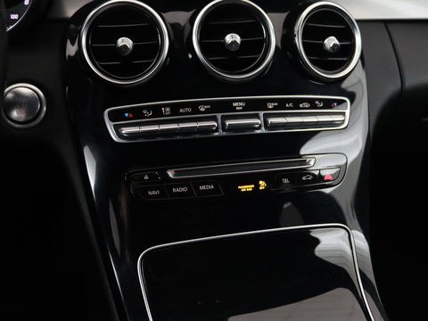 Mercedes-Benz C-Klasse 250 Avantgarde | Luchtvering | 360 camera | Trekhaak | Full LED | Navigatie | Half leder | Climate control | Park Assist | Cruise control