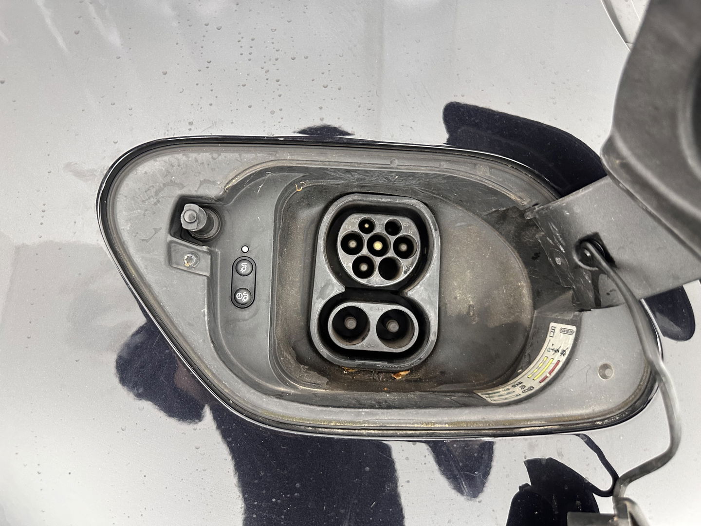 Volkswagen e-Golf E-DITION Aut. *HEAT-PUMP | ADAPTIVE-CRUISE | FULL-LED | DAB+ | NAVI-FULLMAP | CARPLAY | HEATED-COMFORTSEATS | ECC | CCS-FASTLOADER | PARKPILOT | CARPLAY | 17''ALU*