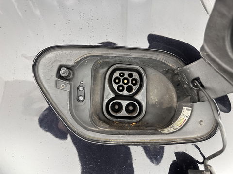 Volkswagen e-Golf E-DITION Aut. *HEAT-PUMP | ADAPTIVE-CRUISE | FULL-LED | DAB+ | NAVI-FULLMAP | CARPLAY | HEATED-COMFORTSEATS | ECC | CCS-FASTLOADER | PARKPILOT | CARPLAY | 17''ALU*