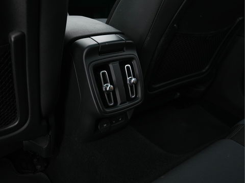 Polestar 2 Long Range Dual Motor Launch Edition 78kWh AWD [ 3-Fase ] (INCL-BTW) *PANO | NAVI-FULLMAP | HARMAN/KARDON-AUDIO | FULL-LED | KEYLESS | TOPVIEW | LANE-ASSIST | DIGI-COCKPIT | DAB+ | SPORT-SEATS | CARPLAY | TOWBAR | BLINDSPOT | 20''ALU*