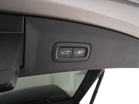 Polestar 2 Long Range Dual Motor Launch Edition 78kWh AWD [ 3-Fase ] (INCL-BTW) *PANO | NAVI-FULLMAP | HARMAN/KARDON-AUDIO | FULL-LED | KEYLESS | TOPVIEW | LANE-ASSIST | DIGI-COCKPIT | DAB+ | SPORT-SEATS | CARPLAY | TOWBAR | BLINDSPOT | 20''ALU*
