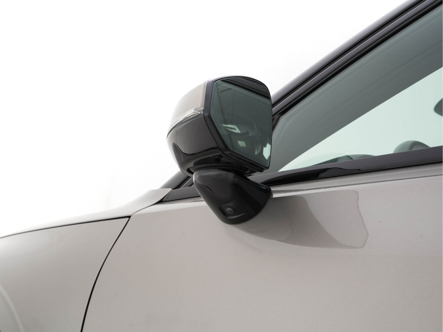 Polestar 2 Long Range Dual Motor Launch Edition 78kWh AWD [ 3-Fase ] (INCL-BTW) *PANO | NAVI-FULLMAP | HARMAN/KARDON-AUDIO | FULL-LED | KEYLESS | TOPVIEW | LANE-ASSIST | DIGI-COCKPIT | DAB+ | SPORT-SEATS | CARPLAY | TOWBAR | BLINDSPOT | 20''ALU*