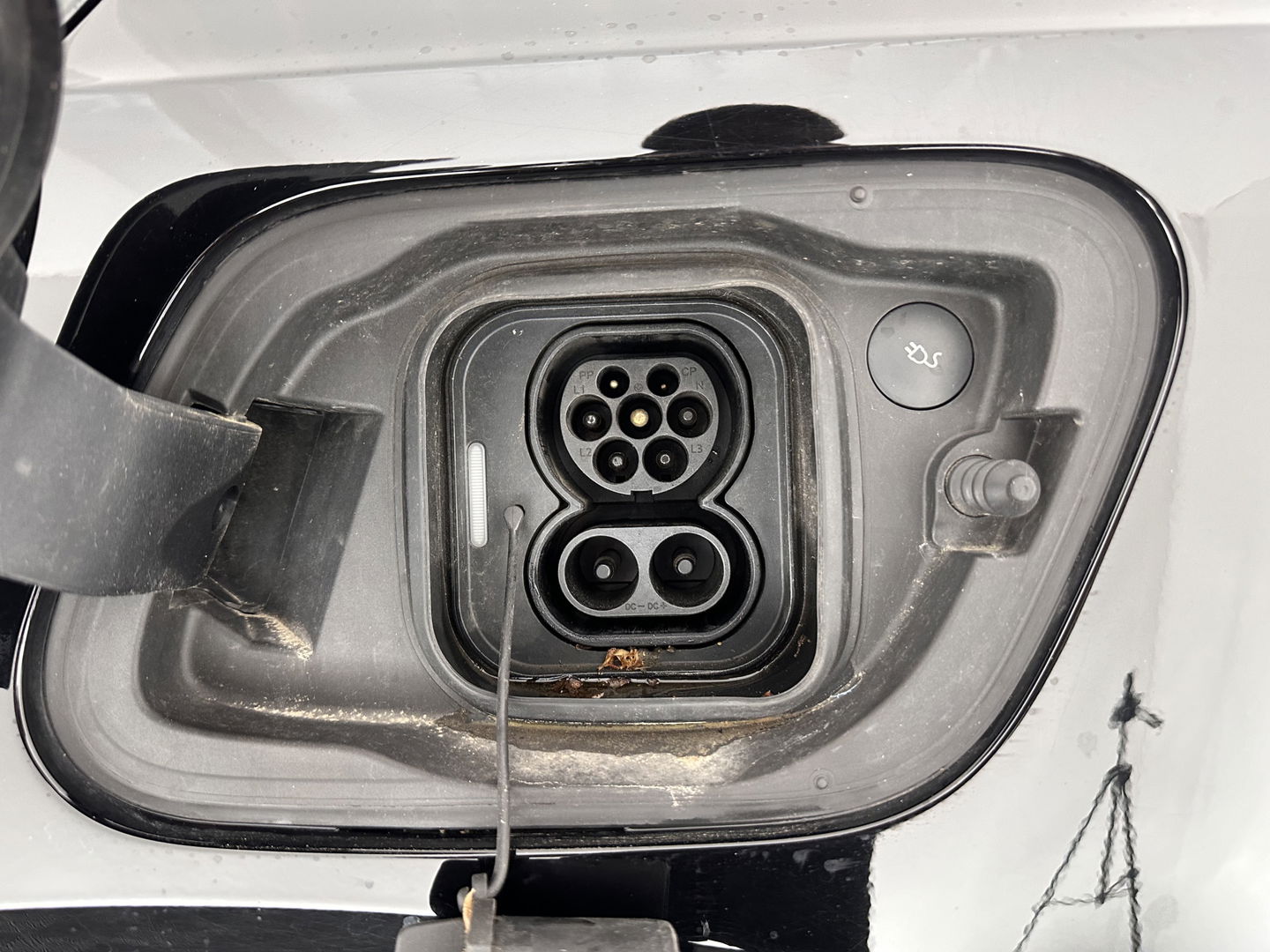 Volvo XC40 Recharge Core [ 3-Fase ] (INCL-BTW) Aut. *FULL-LED | NAVI-FULLMAP | CAMERA | KEYLESS | HEATED-SPORTSEATS | CARPLAY | DIGI-COCKPIT |  CCS-FASTLOADER | ECC | PDC | CRUISE | TOWBAR | SENSUS-CONNECT | 19''ALU*