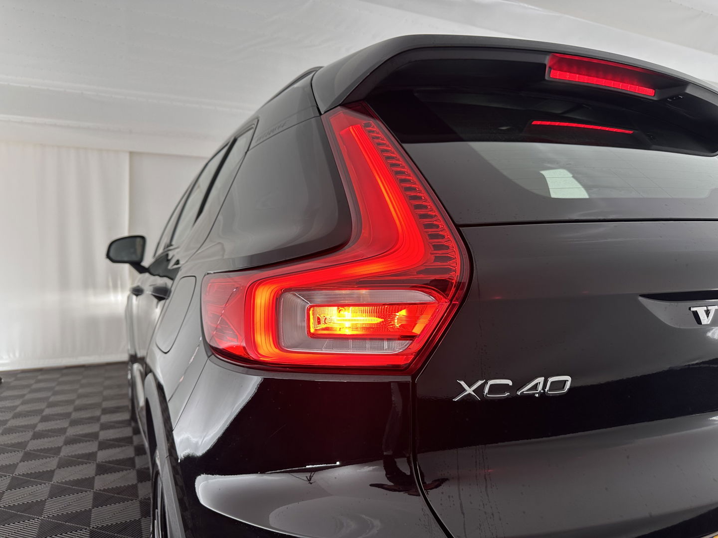 Volvo XC40 Recharge Core [ 3-Fase ] (INCL-BTW) Aut. *FULL-LED | NAVI-FULLMAP | CAMERA | KEYLESS | HEATED-SPORTSEATS | CARPLAY | DIGI-COCKPIT |  CCS-FASTLOADER | ECC | PDC | CRUISE | TOWBAR | SENSUS-CONNECT | 19''ALU*