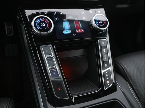 Jaguar I-PACE EV400 HSE First Edition 90 kWh AWD *PANO | LUXURY-LEATHER | MATRIX-LED | MERIDIAN-SURROUND | TOP-VIEW | BLINDSPOT | MEMORY-PACK | DIGI-COCKPIT | KEYLESS | HEAD-UP | NAVI-FULLMAP | HEATED-SPORTSEATS | DAB+ | AMBIENT-LIGHT | ...