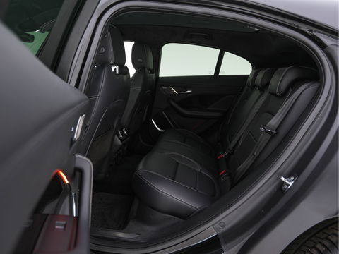 Jaguar I-PACE EV400 HSE First Edition 90 kWh AWD *PANO | LUXURY-LEATHER | MATRIX-LED | MERIDIAN-SURROUND | TOP-VIEW | BLINDSPOT | MEMORY-PACK | DIGI-COCKPIT | KEYLESS | HEAD-UP | NAVI-FULLMAP | HEATED-SPORTSEATS | DAB+ | AMBIENT-LIGHT | ...