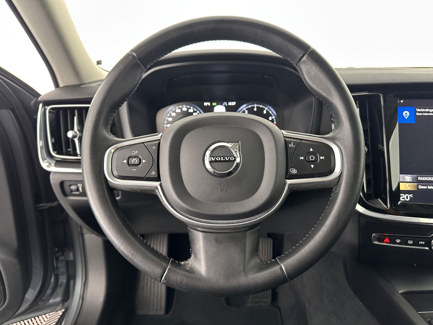 Volvo V60 2.0 T4 Aut. *FULL-LED | DIGI-COCKPIT | NAVI-FULLMAP | ECC | CRUISE | COMFORT-SEATS | LANE-ASSIST | CARPLAY | 18"ALU*