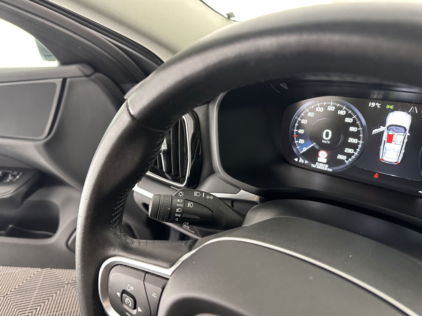 Volvo V60 2.0 T4 Aut. *FULL-LED | DIGI-COCKPIT | NAVI-FULLMAP | ECC | CRUISE | COMFORT-SEATS | LANE-ASSIST | CARPLAY | 18"ALU*