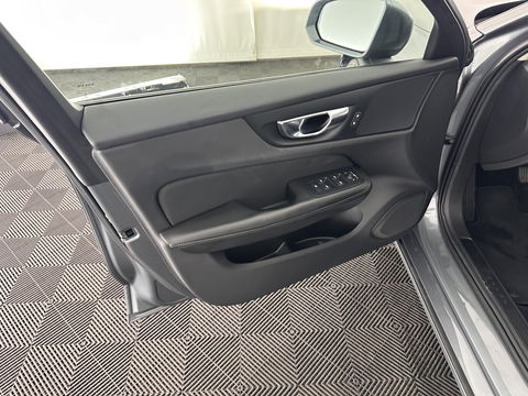 Volvo V60 2.0 T4 Aut. *FULL-LED | DIGI-COCKPIT | NAVI-FULLMAP | ECC | CRUISE | COMFORT-SEATS | LANE-ASSIST | CARPLAY | 18"ALU*