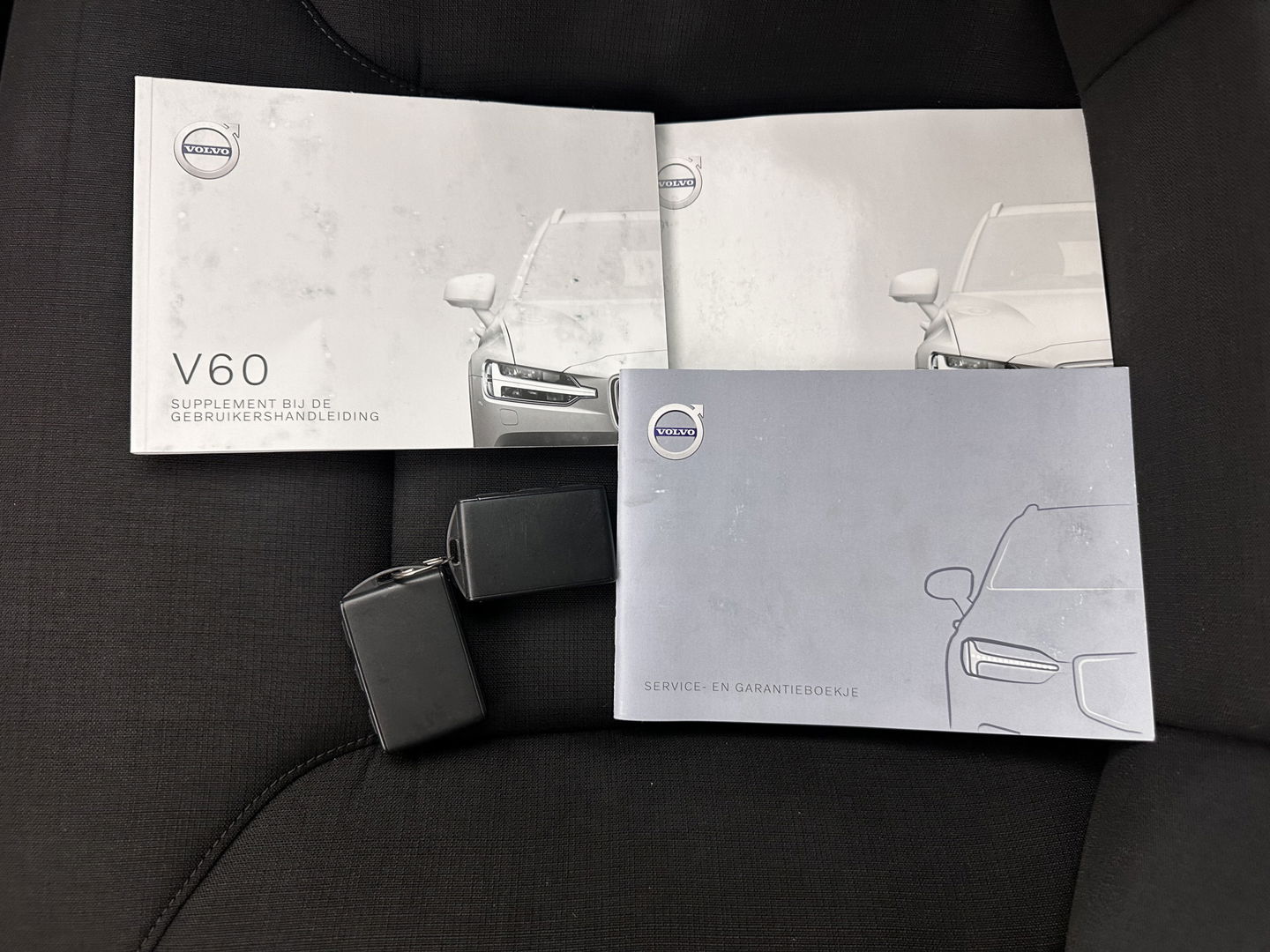 Volvo V60 2.0 T4 Aut. *FULL-LED | DIGI-COCKPIT | NAVI-FULLMAP | ECC | CRUISE | COMFORT-SEATS | LANE-ASSIST | CARPLAY | 18"ALU*