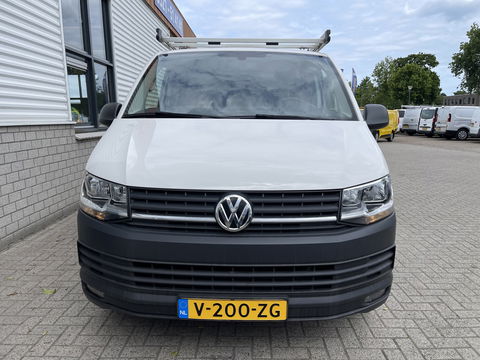 Volkswagen Transporter 2.0 TDI 102pk L1H1 Comfortline / bpm vrij / euro 6 diesel / prijs rijklaar € 16.950 ex btw / lease vanaf € 285 / Bott ingerichte laadruimte / airco / cruise / trekhaak 2200 kg !