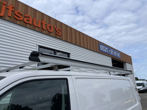 Volkswagen Transporter 2.0 TDI 102pk L1H1 Comfortline / bpm vrij / euro 6 diesel / prijs rijklaar € 16.950 ex btw / lease vanaf € 285 / Bott ingerichte laadruimte / airco / cruise / trekhaak 2200 kg !