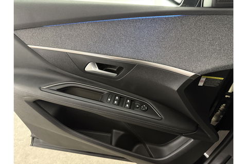 Peugeot 3008 1.2 PureTech 360Camera LED Trekhaak Virtual Clima Carplay Cruise Navi PDC 19''LMV