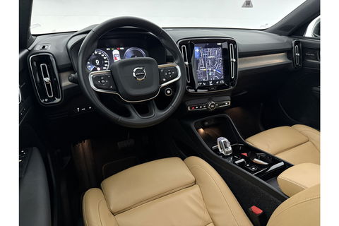 Volvo XC40 1.5 T5 Twin Engine Inscription | INCL Fietsendrager! | H/K Pano LED Carplay Trekhaak Virtual Memory Camera Clima Cruise Leder Navi PDC 20''LMV