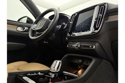 Volvo XC40 1.5 T5 Twin Engine Inscription | INCL Fietsendrager! | H/K Pano LED Carplay Trekhaak Virtual Memory Camera Clima Cruise Leder Navi PDC 20''LMV
