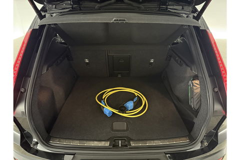 Volvo XC40 1.5 T5 Twin Engine Inscription | INCL Fietsendrager! | H/K Pano LED Carplay Trekhaak Virtual Memory Camera Clima Cruise Leder Navi PDC 20''LMV