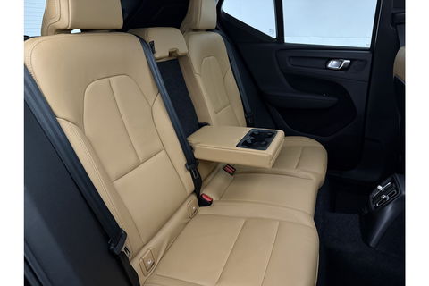 Volvo XC40 1.5 T5 Twin Engine Inscription | INCL Fietsendrager! | H/K Pano LED Carplay Trekhaak Virtual Memory Camera Clima Cruise Leder Navi PDC 20''LMV
