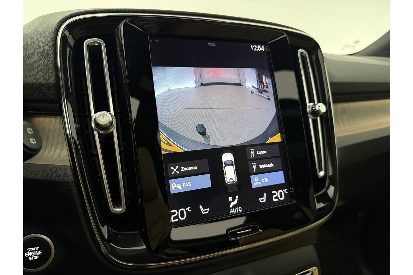 Volvo XC40 1.5 T5 Twin Engine Inscription | INCL Fietsendrager! | H/K Pano LED Carplay Trekhaak Virtual Memory Camera Clima Cruise Leder Navi PDC 20''LMV