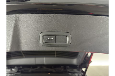 Volvo XC40 1.5 T5 Twin Engine Inscription | INCL Fietsendrager! | H/K Pano LED Carplay Trekhaak Virtual Memory Camera Clima Cruise Leder Navi PDC 20''LMV