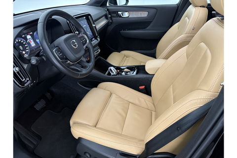 Volvo XC40 1.5 T5 Twin Engine Inscription | INCL Fietsendrager! | H/K Pano LED Carplay Trekhaak Virtual Memory Camera Clima Cruise Leder Navi PDC 20''LMV