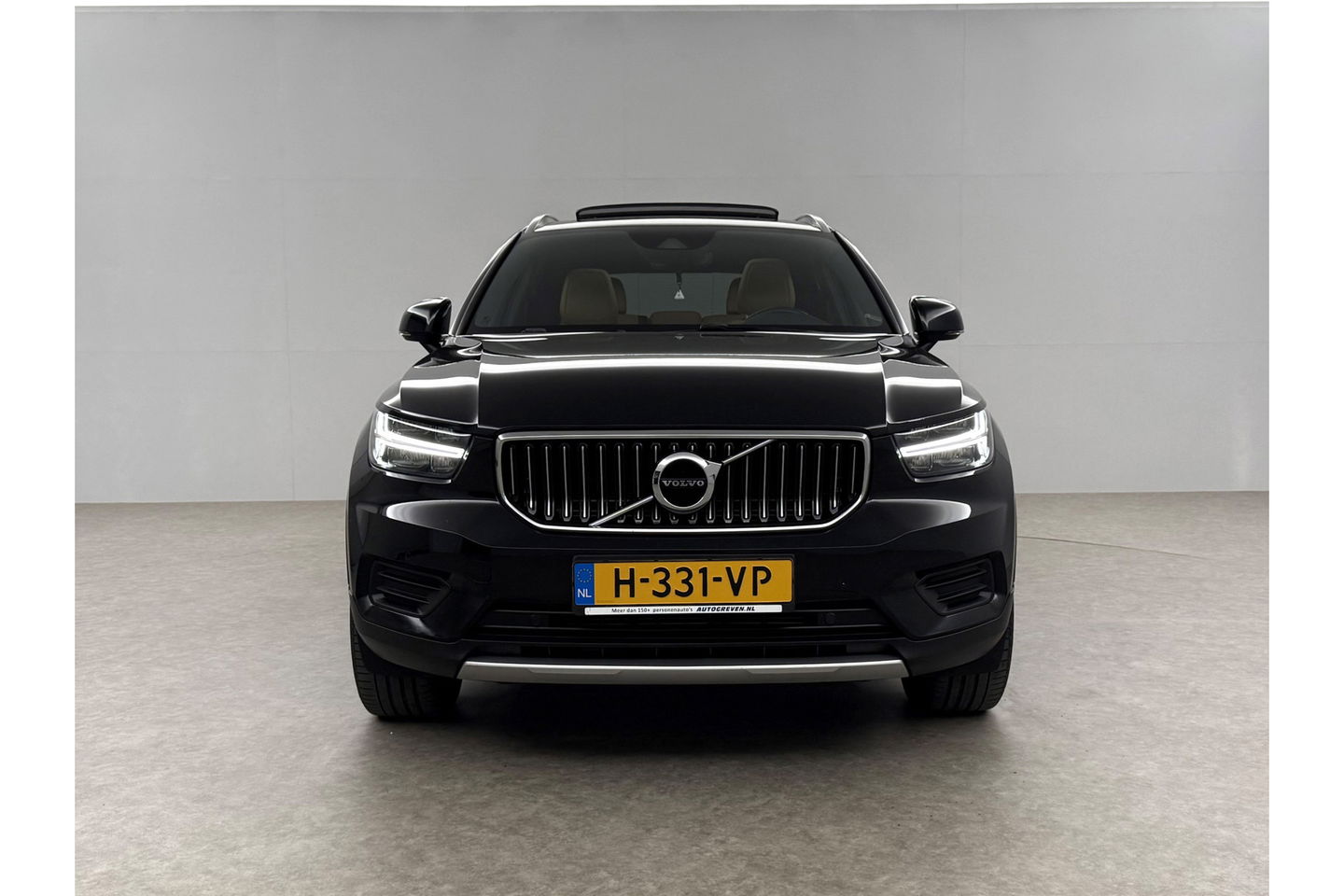 Volvo XC40 1.5 T5 Twin Engine Inscription | INCL Fietsendrager! | H/K Pano LED Carplay Trekhaak Virtual Memory Camera Clima Cruise Leder Navi PDC 20''LMV