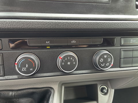 Volkswagen Crafter 35 2.0 TDI 140pk L3H3 ( voorheen L2H2 ) Comfortline / vaste prijs rijklaar € 20.950 ex btw / bpm vrij / euro 6 diesel / airco / cruise / geveerde chauffeurs stoel / nette bus !