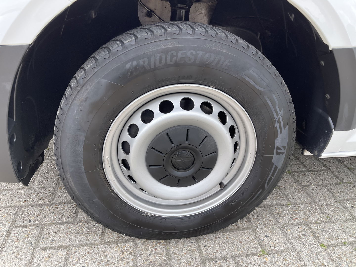 Volkswagen Crafter 35 2.0 TDI 140pk L3H3 ( voorheen L2H2 ) Comfortline / vaste prijs rijklaar € 20.950 ex btw / bpm vrij / euro 6 diesel / airco / cruise / geveerde chauffeurs stoel / nette bus !