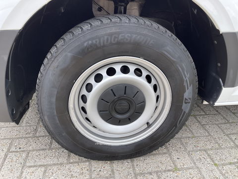 Volkswagen Crafter 35 2.0 TDI 140pk L3H3 ( voorheen L2H2 ) Comfortline / vaste prijs rijklaar € 20.950 ex btw / bpm vrij / euro 6 diesel / airco / cruise / geveerde chauffeurs stoel / nette bus !