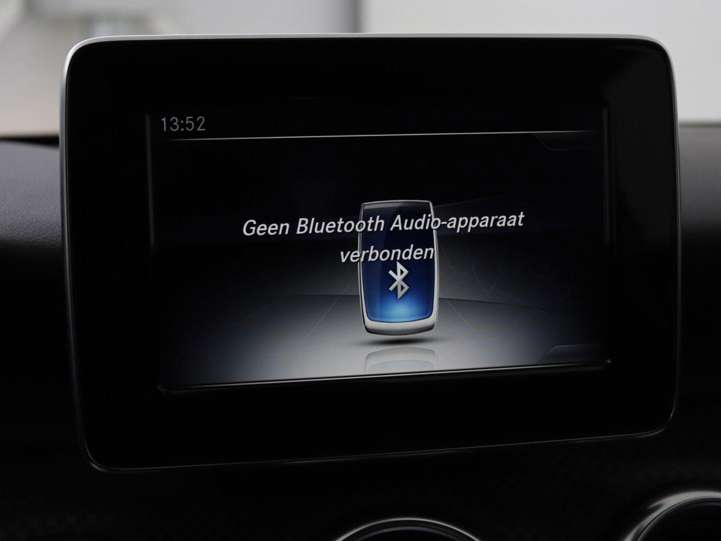 Mercedes-Benz A-Klasse 180 Urban | Stoelverwarming | Navigatie | Sportstoelen | Half leder | Cruise control | Park Assist | Airco | Bluetooth