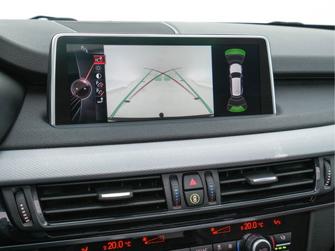BMW X5 M50d Innovation Pack Aut. *PANO | MERINO-FULL-LEATHER | HEAD-UP | ADAPTIVE-CRUISE | BLINDSPOT | FULL-LED | MEMORY-PACK | CAMERA | KEYLESS | COMFORT-SEATS | HIFI-SOUND | TOWBAR | NAVI-FULLMAP | HEATED-SEATS | ...