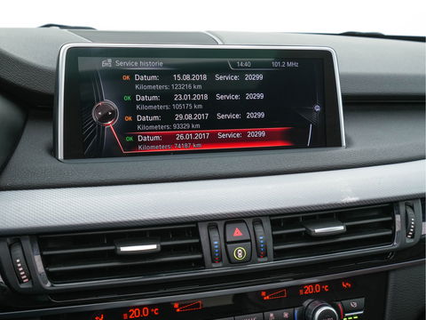 BMW X5 M50d Innovation Pack Aut. *PANO | MERINO-FULL-LEATHER | HEAD-UP | ADAPTIVE-CRUISE | BLINDSPOT | FULL-LED | MEMORY-PACK | CAMERA | KEYLESS | COMFORT-SEATS | HIFI-SOUND | TOWBAR | NAVI-FULLMAP | HEATED-SEATS | ...