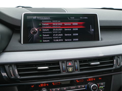 BMW X5 M50d Innovation Pack Aut. *PANO | MERINO-FULL-LEATHER | HEAD-UP | ADAPTIVE-CRUISE | BLINDSPOT | FULL-LED | MEMORY-PACK | CAMERA | KEYLESS | COMFORT-SEATS | HIFI-SOUND | TOWBAR | NAVI-FULLMAP | HEATED-SEATS | ...