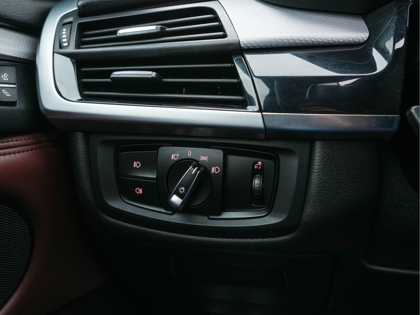 BMW X5 M50d Innovation Pack Aut. *PANO | MERINO-FULL-LEATHER | HEAD-UP | ADAPTIVE-CRUISE | BLINDSPOT | FULL-LED | MEMORY-PACK | CAMERA | KEYLESS | COMFORT-SEATS | HIFI-SOUND | TOWBAR | NAVI-FULLMAP | HEATED-SEATS | ...