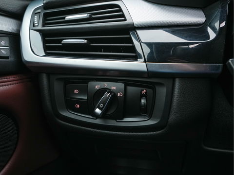 BMW X5 M50d Innovation Pack Aut. *PANO | MERINO-FULL-LEATHER | HEAD-UP | ADAPTIVE-CRUISE | BLINDSPOT | FULL-LED | MEMORY-PACK | CAMERA | KEYLESS | COMFORT-SEATS | HIFI-SOUND | TOWBAR | NAVI-FULLMAP | HEATED-SEATS | ...