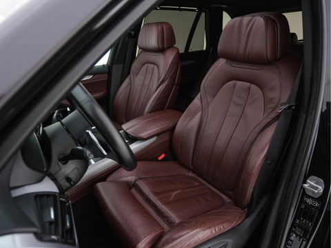 BMW X5 M50d Innovation Pack Aut. *PANO | MERINO-FULL-LEATHER | HEAD-UP | ADAPTIVE-CRUISE | BLINDSPOT | FULL-LED | MEMORY-PACK | CAMERA | KEYLESS | COMFORT-SEATS | HIFI-SOUND | TOWBAR | NAVI-FULLMAP | HEATED-SEATS | ...