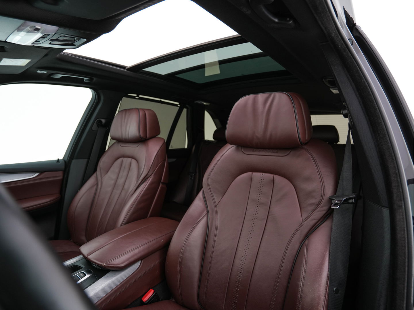 BMW X5 M50d Innovation Pack Aut. *PANO | MERINO-FULL-LEATHER | HEAD-UP | ADAPTIVE-CRUISE | BLINDSPOT | FULL-LED | MEMORY-PACK | CAMERA | KEYLESS | COMFORT-SEATS | HIFI-SOUND | TOWBAR | NAVI-FULLMAP | HEATED-SEATS | ...