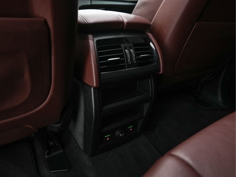 BMW X5 M50d Innovation Pack Aut. *PANO | MERINO-FULL-LEATHER | HEAD-UP | ADAPTIVE-CRUISE | BLINDSPOT | FULL-LED | MEMORY-PACK | CAMERA | KEYLESS | COMFORT-SEATS | HIFI-SOUND | TOWBAR | NAVI-FULLMAP | HEATED-SEATS | ...