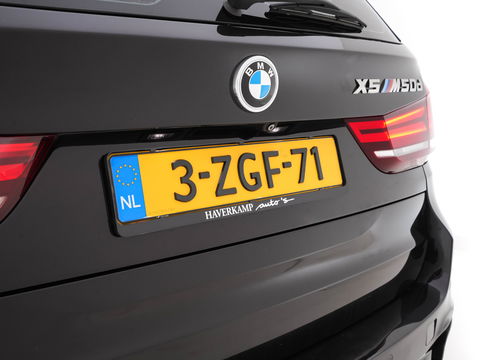 BMW X5 M50d Innovation Pack Aut. *PANO | MERINO-FULL-LEATHER | HEAD-UP | ADAPTIVE-CRUISE | BLINDSPOT | FULL-LED | MEMORY-PACK | CAMERA | KEYLESS | COMFORT-SEATS | HIFI-SOUND | TOWBAR | NAVI-FULLMAP | HEATED-SEATS | ...