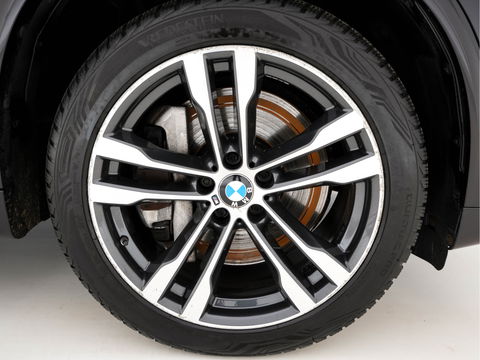 BMW X5 M50d Innovation Pack Aut. *PANO | MERINO-FULL-LEATHER | HEAD-UP | ADAPTIVE-CRUISE | BLINDSPOT | FULL-LED | MEMORY-PACK | CAMERA | KEYLESS | COMFORT-SEATS | HIFI-SOUND | TOWBAR | NAVI-FULLMAP | HEATED-SEATS | ...