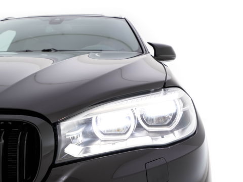 BMW X5 M50d Innovation Pack Aut. *PANO | MERINO-FULL-LEATHER | HEAD-UP | ADAPTIVE-CRUISE | BLINDSPOT | FULL-LED | MEMORY-PACK | CAMERA | KEYLESS | COMFORT-SEATS | HIFI-SOUND | TOWBAR | NAVI-FULLMAP | HEATED-SEATS | ...