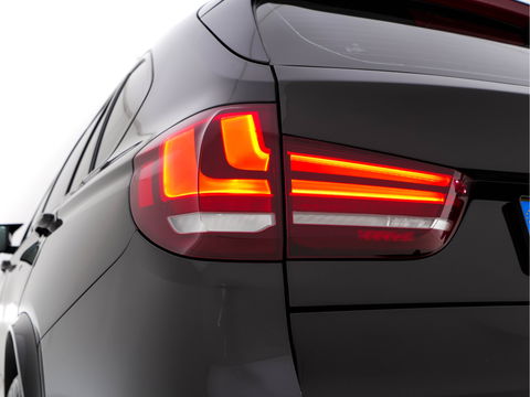BMW X5 M50d Innovation Pack Aut. *PANO | MERINO-FULL-LEATHER | HEAD-UP | ADAPTIVE-CRUISE | BLINDSPOT | FULL-LED | MEMORY-PACK | CAMERA | KEYLESS | COMFORT-SEATS | HIFI-SOUND | TOWBAR | NAVI-FULLMAP | HEATED-SEATS | ...