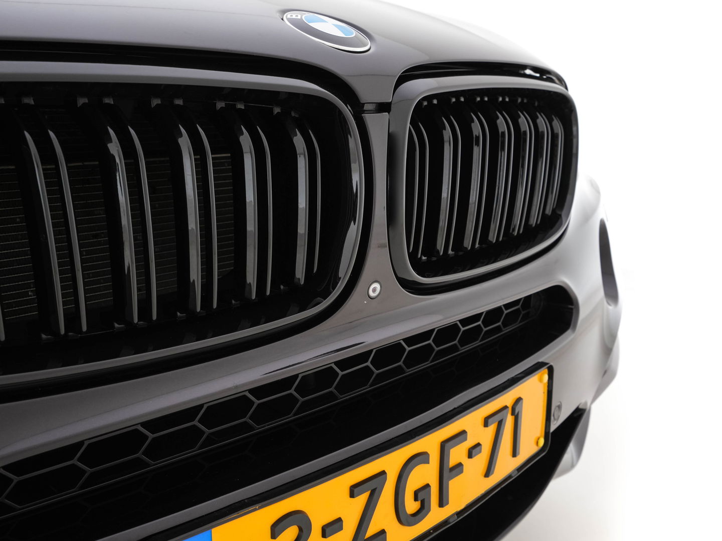 BMW X5 M50d Innovation Pack Aut. *PANO | MERINO-FULL-LEATHER | HEAD-UP | ADAPTIVE-CRUISE | BLINDSPOT | FULL-LED | MEMORY-PACK | CAMERA | KEYLESS | COMFORT-SEATS | HIFI-SOUND | TOWBAR | NAVI-FULLMAP | HEATED-SEATS | ...