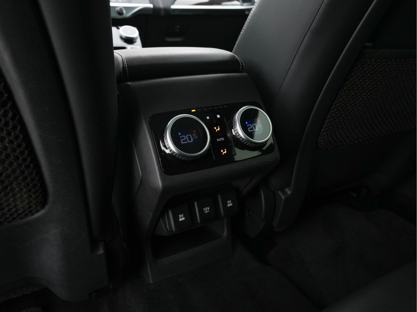 Jaguar I-PACE EV400 HSE First Edition 90 kWh AWD *PANO | LUXURY-LEATHER | MATRIX-LED | MERIDIAN-SURROUND | TOP-VIEW | BLINDSPOT | MEMORY-PACK | DIGI-COCKPIT | KEYLESS | HEAD-UP | NAVI-FULLMAP | HEATED-SPORTSEATS | DAB+ | AMBIENT-LIGHT | ...