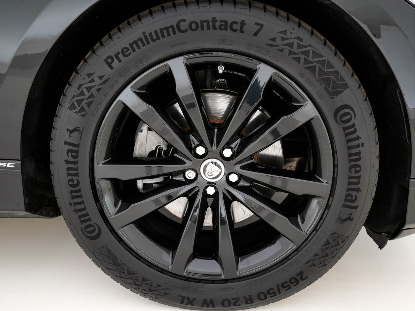Jaguar I-PACE EV400 HSE First Edition 90 kWh AWD *PANO | LUXURY-LEATHER | MATRIX-LED | MERIDIAN-SURROUND | TOP-VIEW | BLINDSPOT | MEMORY-PACK | DIGI-COCKPIT | KEYLESS | HEAD-UP | NAVI-FULLMAP | HEATED-SPORTSEATS | DAB+ | AMBIENT-LIGHT | ...