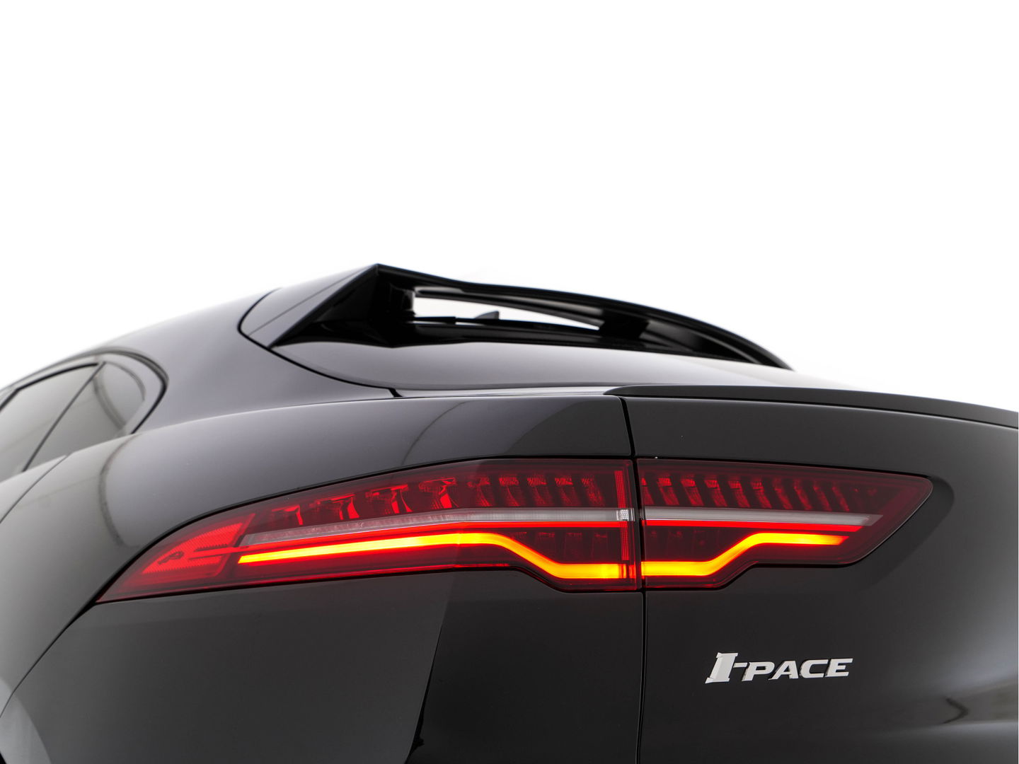 Jaguar I-PACE EV400 HSE First Edition 90 kWh AWD *PANO | LUXURY-LEATHER | MATRIX-LED | MERIDIAN-SURROUND | TOP-VIEW | BLINDSPOT | MEMORY-PACK | DIGI-COCKPIT | KEYLESS | HEAD-UP | NAVI-FULLMAP | HEATED-SPORTSEATS | DAB+ | AMBIENT-LIGHT | ...