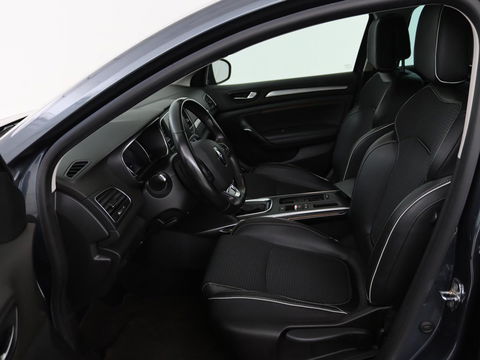 Renault Mégane 1.3 TCe Bose | Automaat | Camera | Half leder | Carplay | Navigatie | Keyless | Climate control | Dodehoek detectie | Cruise control